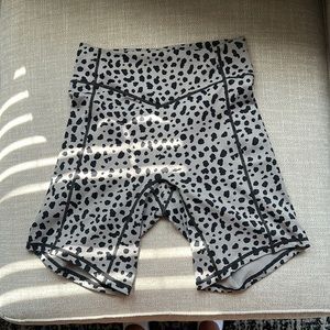 ** final week to purchase before I donate locally. Taking best offer**